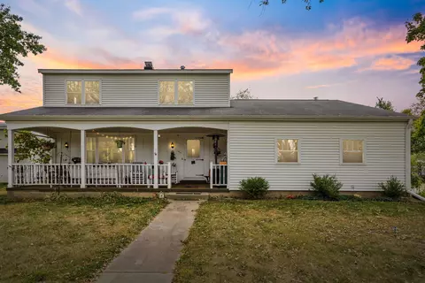 1415 Cedar River Dr, Waverly, IA 50677