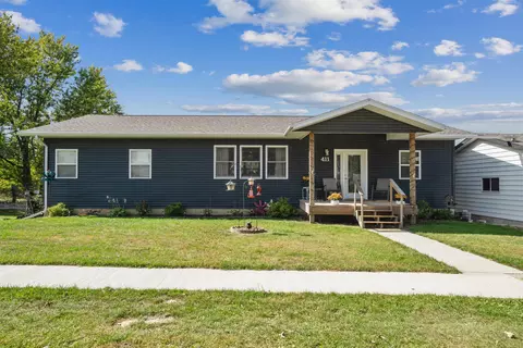 411 N Page St, Monona, IA 52159
