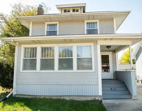 914 E Bremer Ave, Waverly, IA 50677