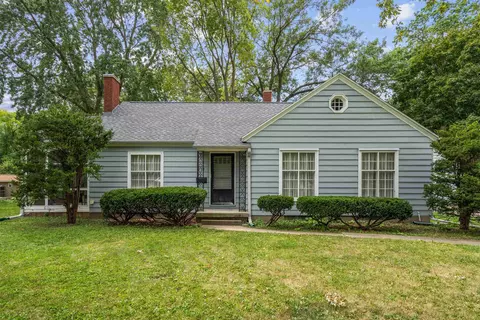 222 Midlothian Blvd, Waterloo, IA 50701