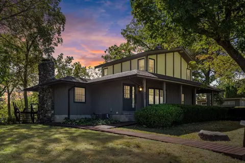 2217 Grand Blvd, Waterloo, IA 50701