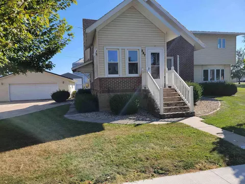 237 S Main St, Protivin, IA 52163