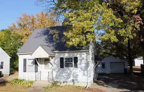317 Evans Rd, Evansdale, IA 50707