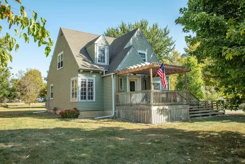 329 S Lake St, Shell Rock, IA 50670