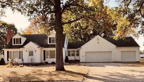 503 6th St, Sumner, IA 50674