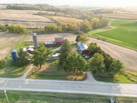 12934 Apple Rd, Elgin, IA 52141