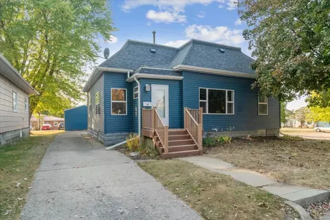 20 4th Ave SE, Oelwein, IA 50662