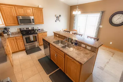 4826 Millenium Dr, Cedar Falls, IA 50613 photo 4