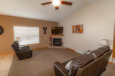 4826 Millenium Dr, Cedar Falls, IA 50613 photo 10