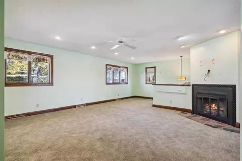 6531 Eldora Rd, Waterloo, IA 50701 photo 12