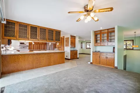 6531 Eldora Rd, Waterloo, IA 50701 photo 8