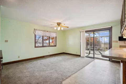 6531 Eldora Rd, Waterloo, IA 50701 photo 6