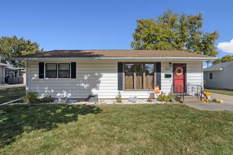 1905 Lorraine Ave, Waterloo, IA 50702