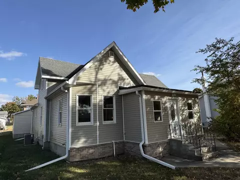 608 4th St, Parkersburg, IA 50665