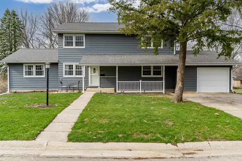 805 D Ave, Grundy Center, IA 50638