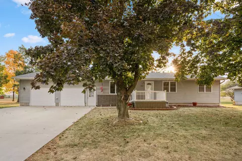 209 Rainbow Dr, Fairbank, IA 50629