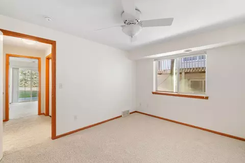 3816 Jay Ln, Waterloo, IA 50701 photo 13
