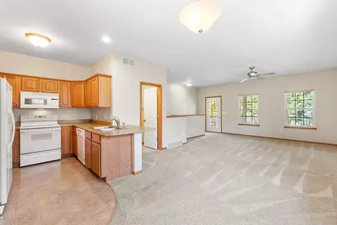 3816 Jay Ln, Waterloo, IA 50701 photo 7