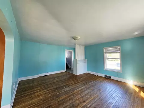 501 W 1st St, Sumner, IA 50674 photo 4