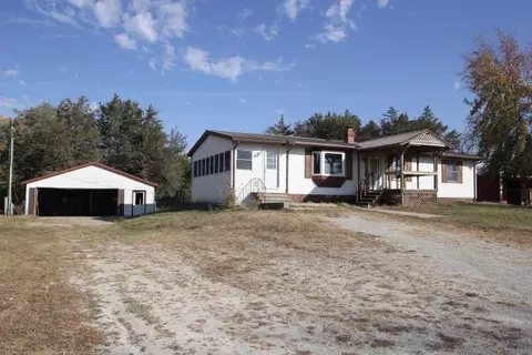 12039 Wright Rd, La Porte City, IA 50651