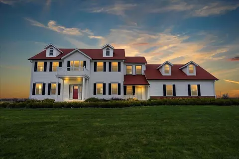 8962 Barclay Rd, Dunkerton, IA 50626
