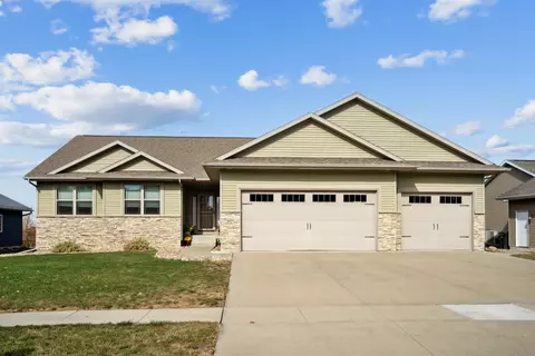 2927 Apollo St, Cedar Falls, IA 50613
