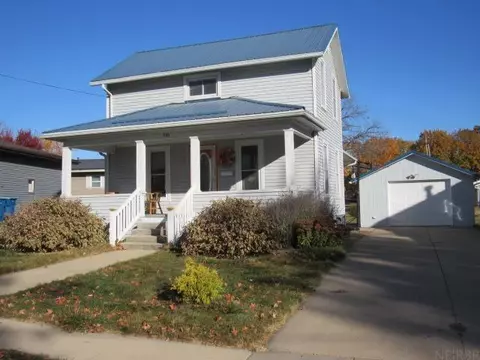 309 E Cherry St, Monticello, IA 52310