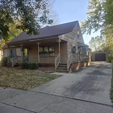 1508 Saltzer St, Charles City, IA 50616