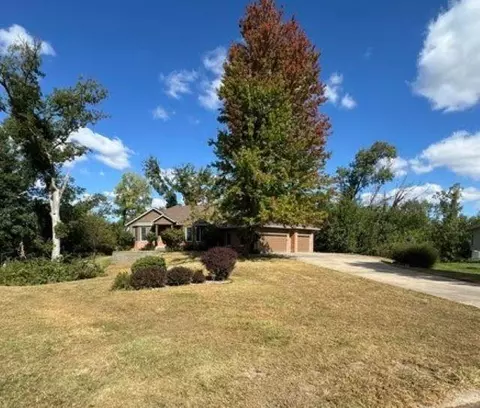 3030 Diamond Ln, Cedar Rapids, IA 52403