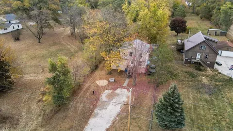 5025 Weiden Rd, Waterloo, IA 50701