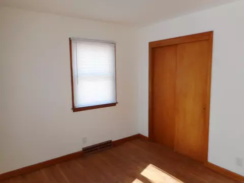 202 E 20th St, Cedar Falls, IA 50613 photo 5