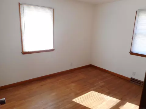 202 E 20th St, Cedar Falls, IA 50613 photo 4