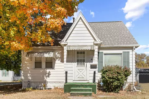 2335 Lafayette St, Waterloo, IA 50703