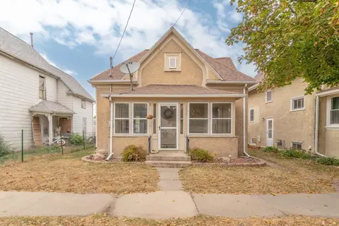 536 Newton St, Waterloo, IA 50703
