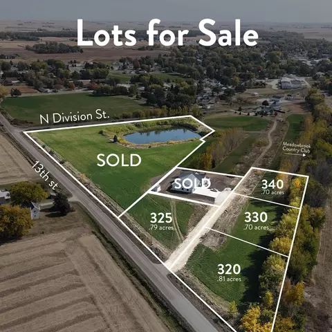 325 Yard Dr, Sumner, IA 50674