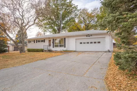 102 Halpin Ave, Fairbank, IA 50629