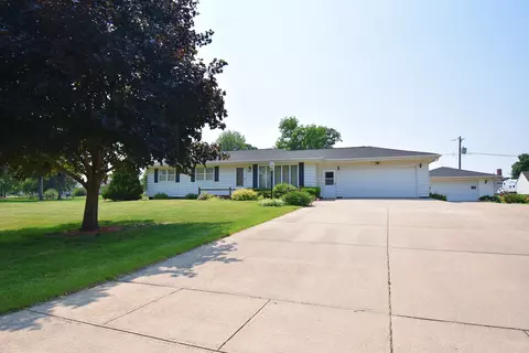 244 7th St, Jesup, IA 50648