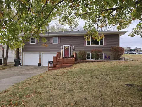 502 Division St, Cedar Falls, IA 50613