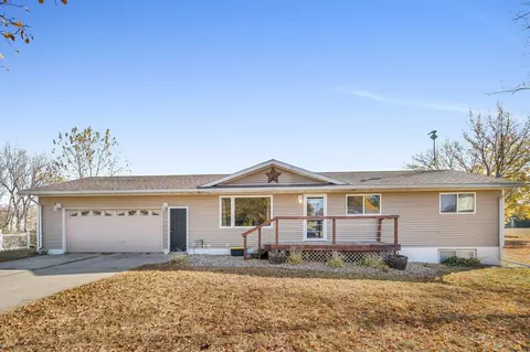 326 Chickasaw St, Nashua, IA 50658