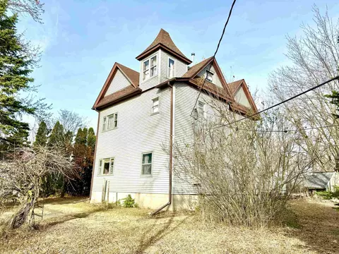 403 W Charles St, Oelwein, IA 50662