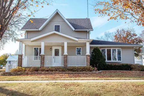 606 SE 3rd St, Tripoli, IA 50676