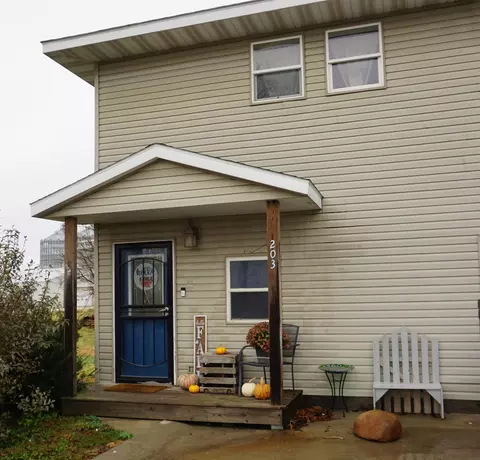 203 1st St, Wellsburg, IA 50680