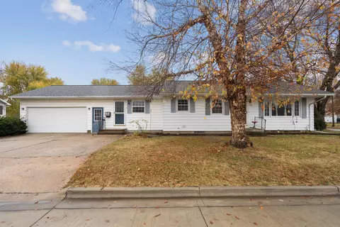 906 Poplar St, La Porte City, IA 50651