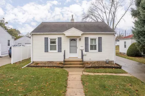 1212 Glenny Ave, Waterloo, IA 50702