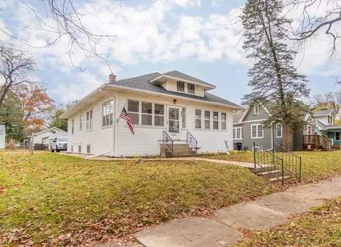 526 Home Park Blvd, Waterloo, IA 50701