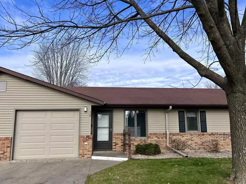 200 Highland Dr #10, Decorah, IA 52101