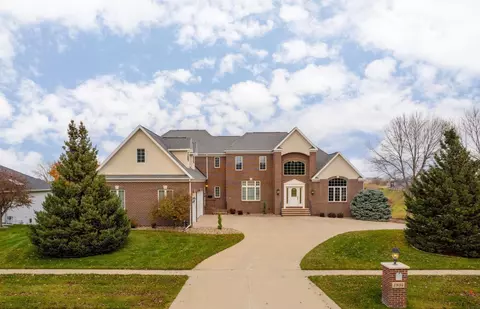 1804 Partridge Ln, Waterloo, IA 50701