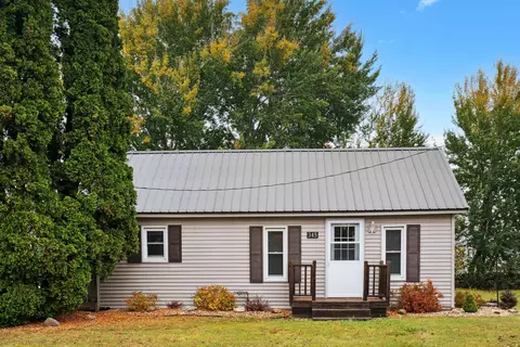 345 Douglas St, Jesup, IA 50648