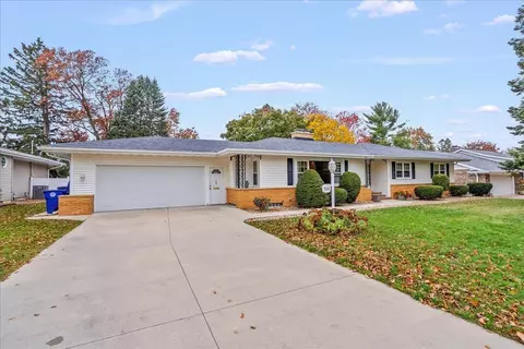 708 Sheridan Rd, Waterloo, IA 50702