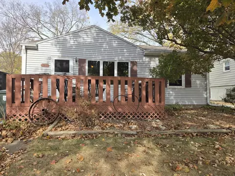 1204 Madison St, Cedar Falls, IA 50613